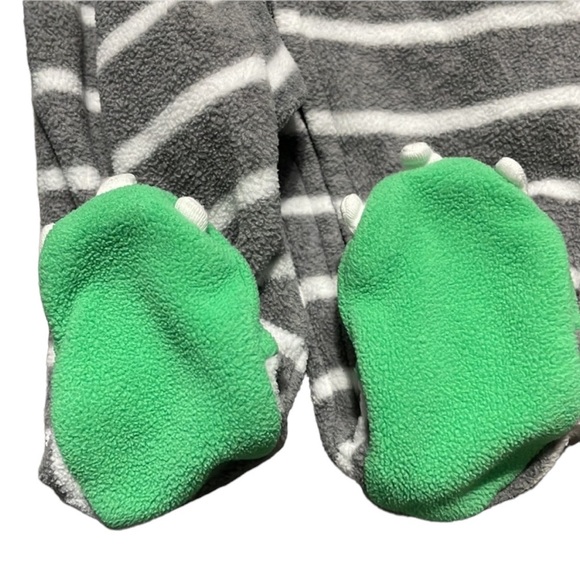 Carter’s Newborn Fleece Pajama Bundle - Picture 4 of 6